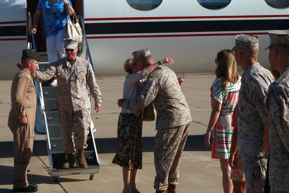 Commandant of the Marine Corps visit to MCAS Miramar