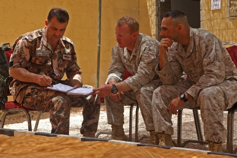 24th MEU shares a cup of tea