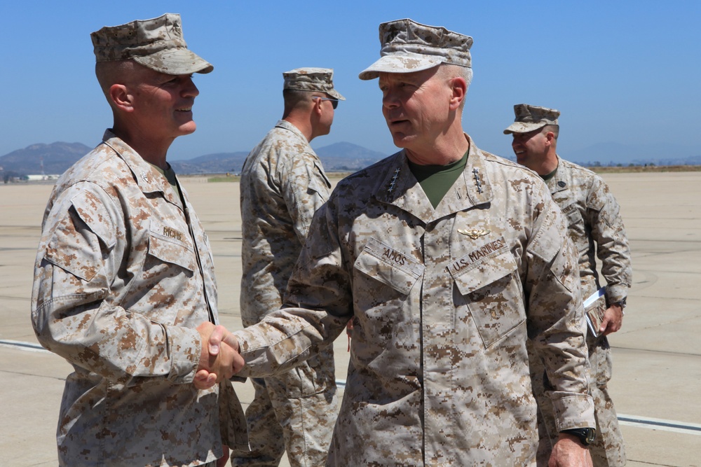 Commandant of the Marine Corps visit to MCAS Miramar