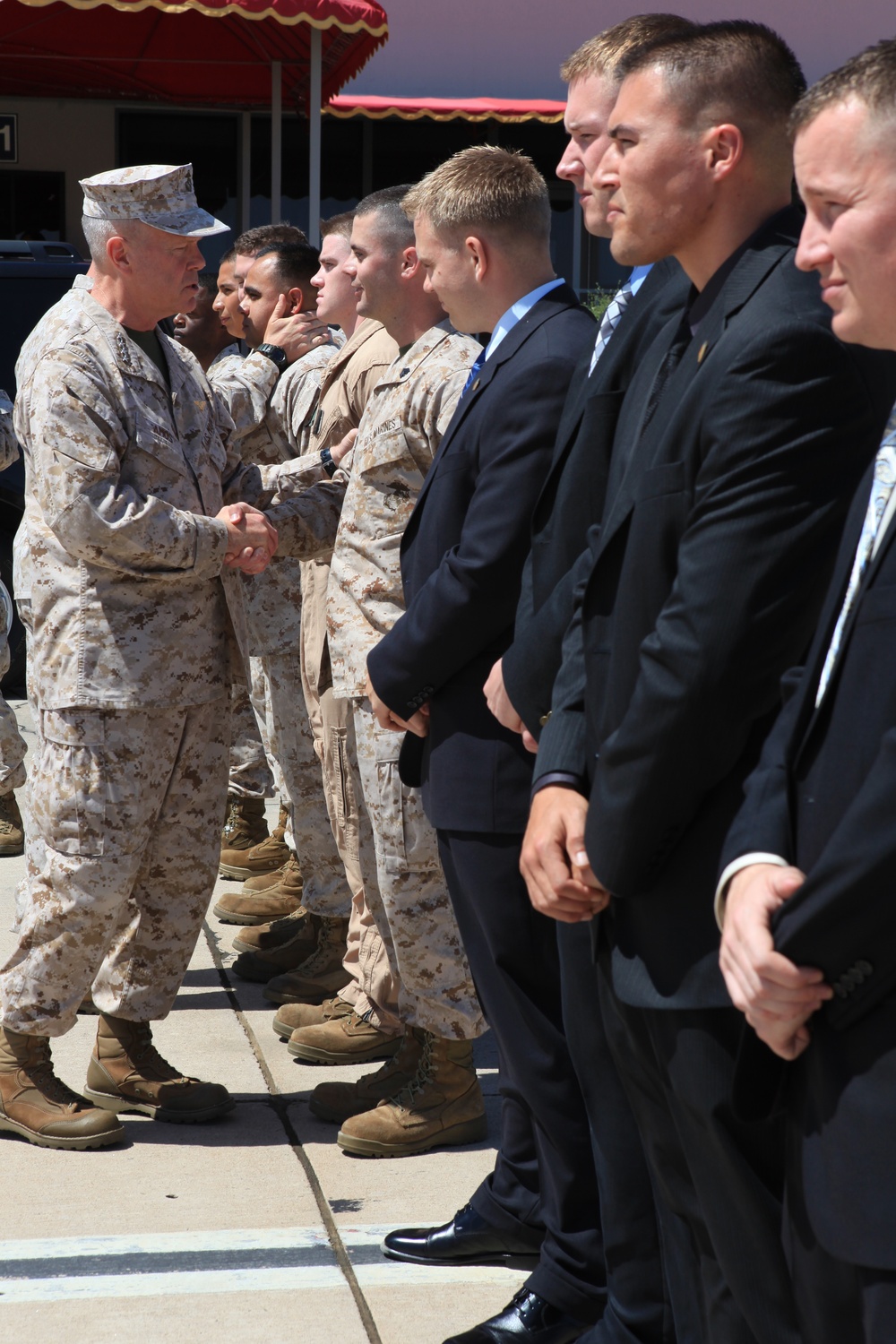 Commandant of the Marine Corps visit to MCAS Miramar