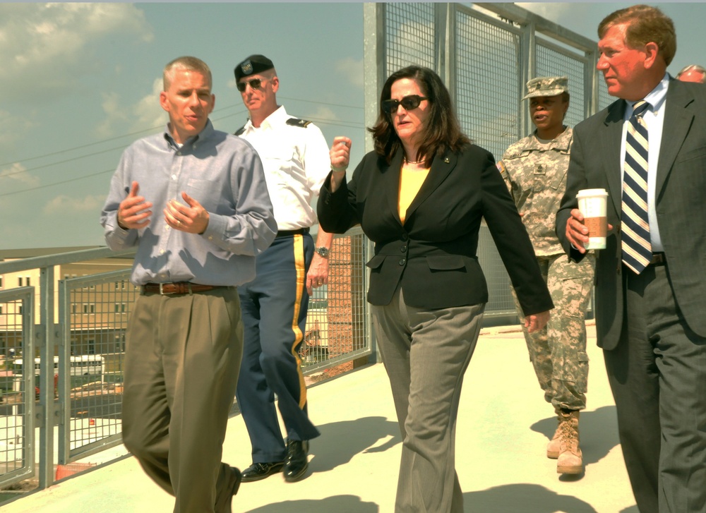 Hammack, Yonkers visit JBSA, discuss renewable energy