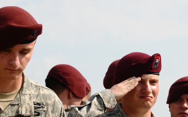 Soldiers honor fallen