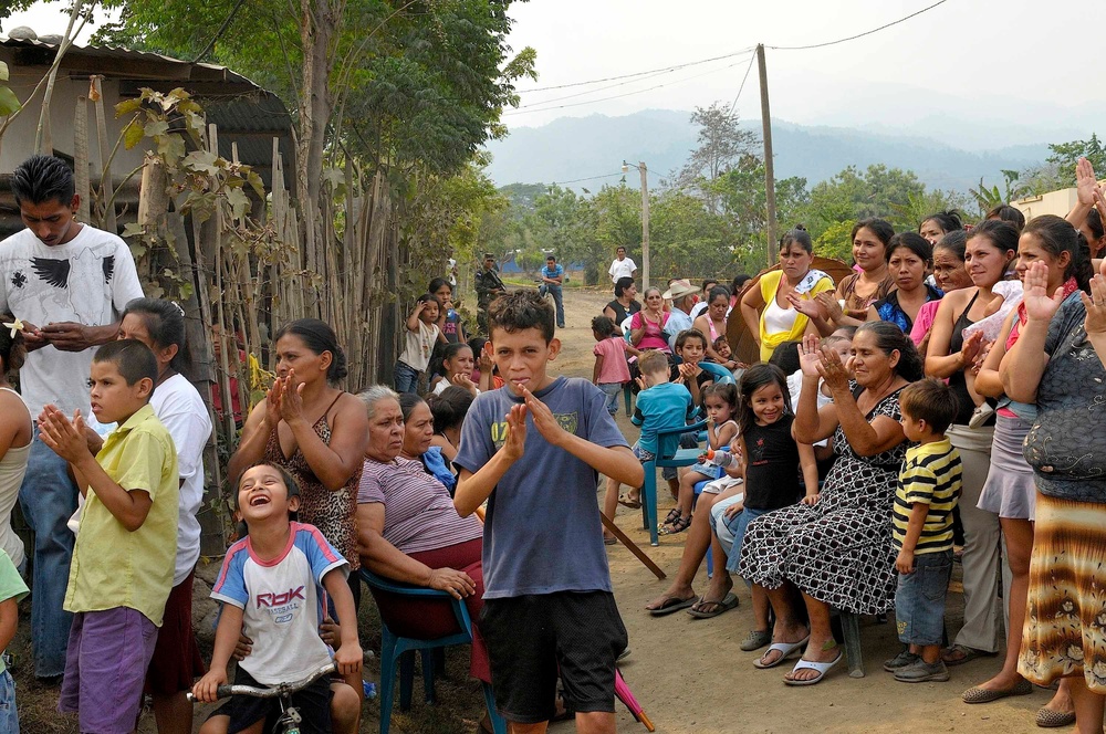 Soldiers celebrate building a schoolhouse for Hondurans