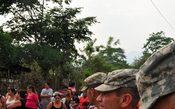 Soldiers celebrate building a schoolhouse for Hondurans