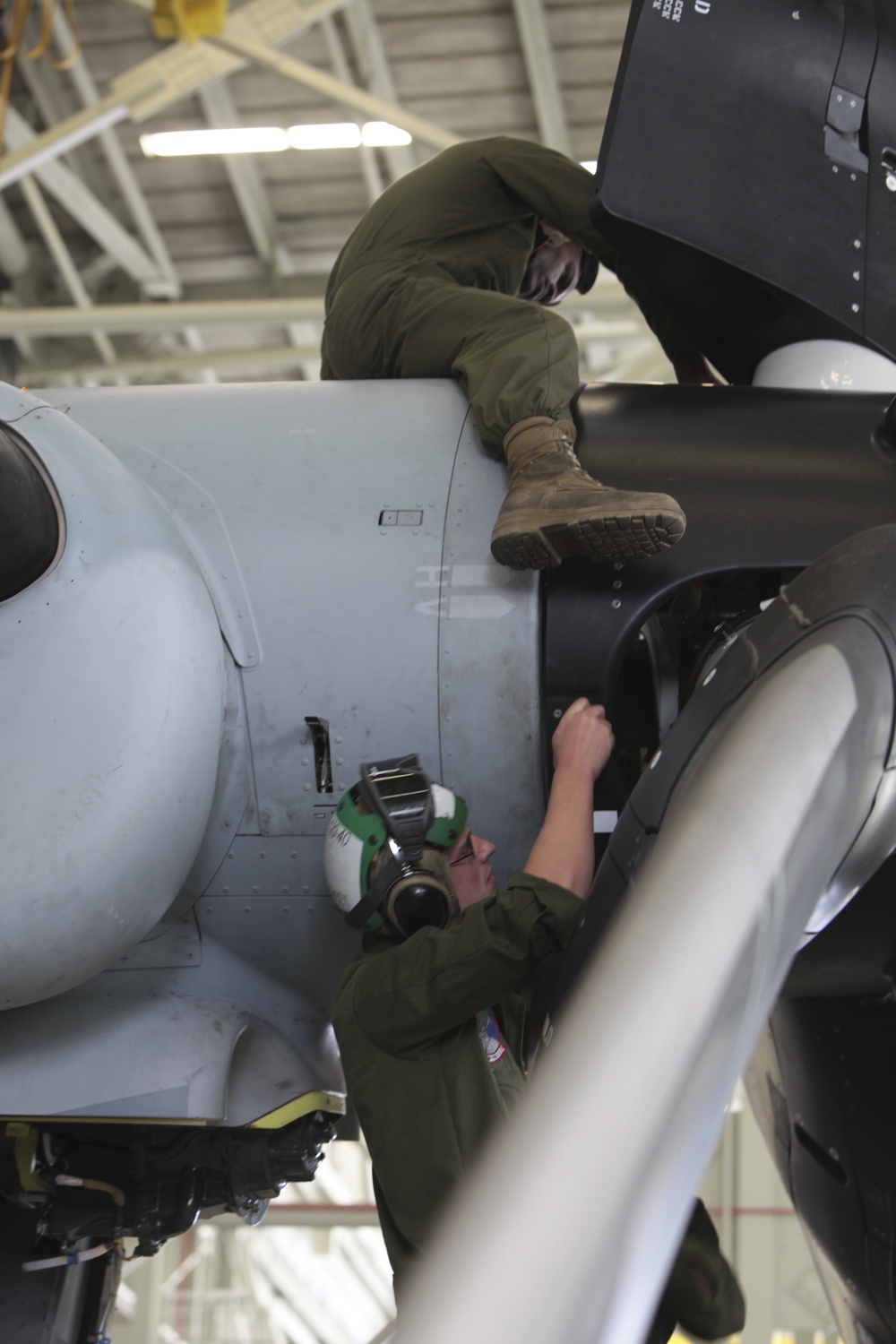 Inspection ready: airframe mechanics eliminate corrosion