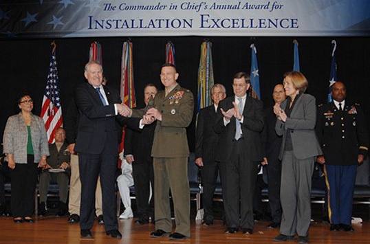DLA Distribution San Joaquin, Calif., receives installation excellence award