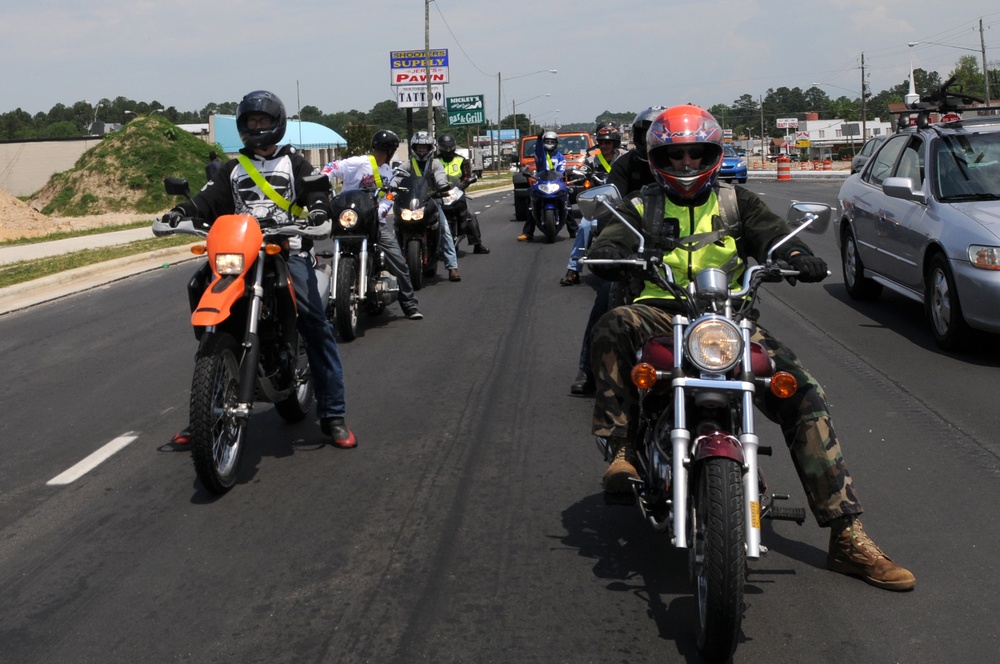 Live to ride: Paratroopers participate in motorcycle safety ride