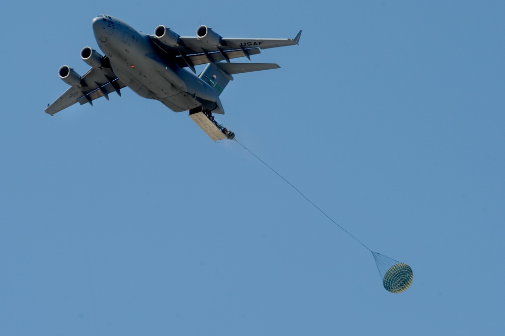 Weapons School conducts mass air mobility exercise