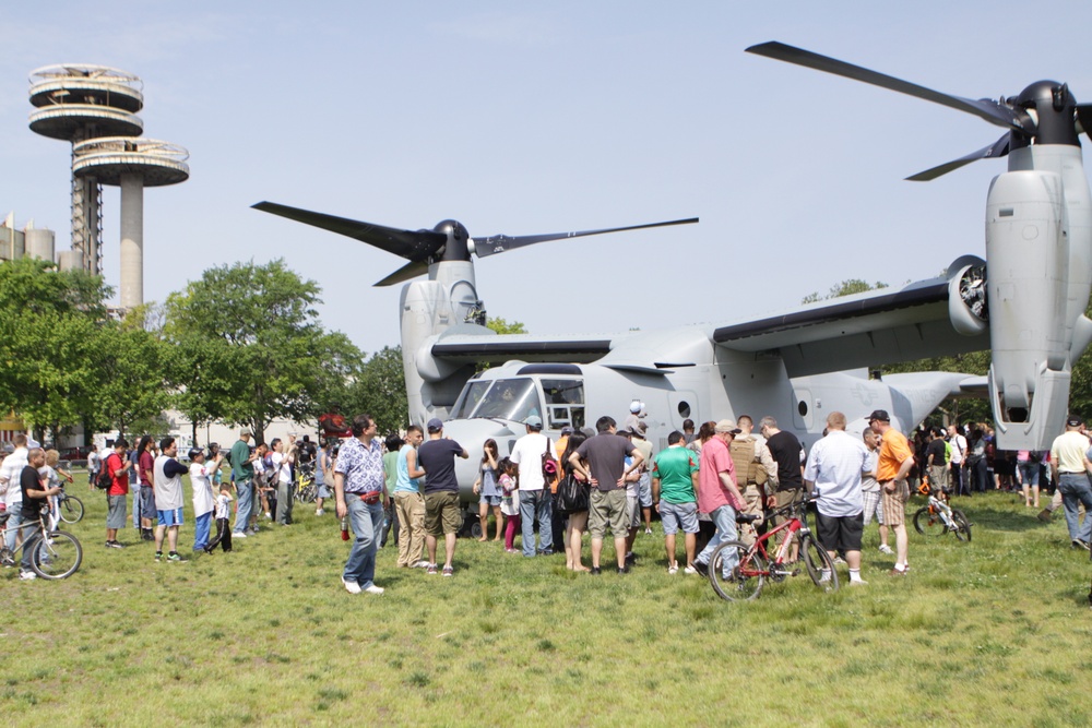 Marine helicopter raid at Corona Park - Fleet Week New York 2012 Marine helicopter raid at Corona Park - Fleet Week New York 2012