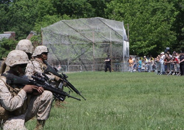 Marine helicopter raid at Cloves Lake Park - Fleet Week New York 2012
