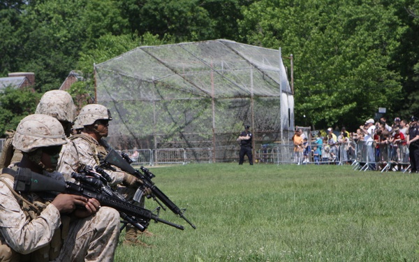 Marine helicopter raid at Cloves Lake Park - Fleet Week New York 2012