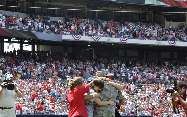 Airman returns from Afghanistan, surprises family at Braves game