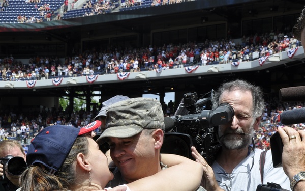 Airman returns from Afghanistan, surprises family at Braves game