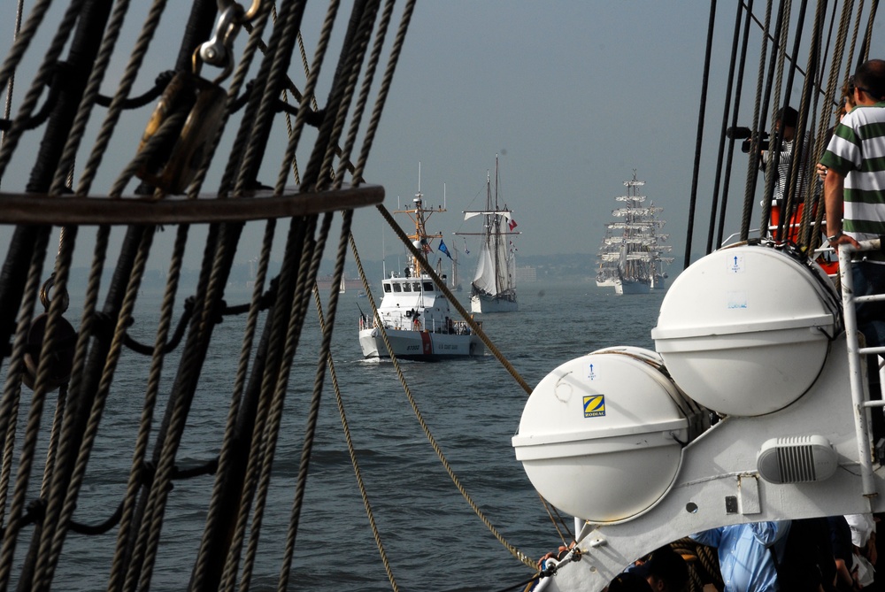 Coast Guard participates in New York City Fleet Week