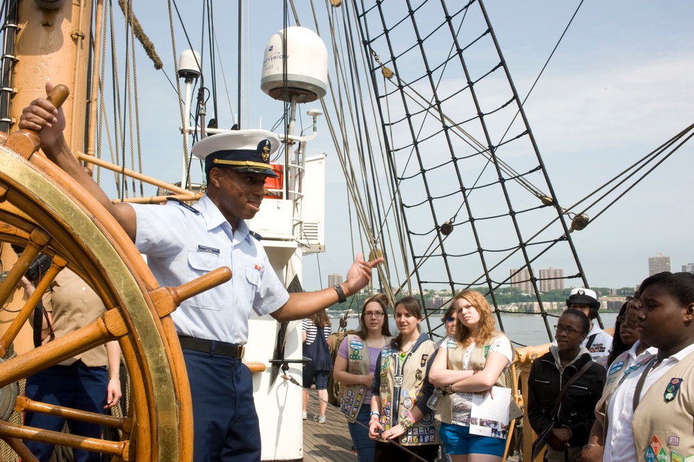 Coast Guard participates in New York City Fleet Week