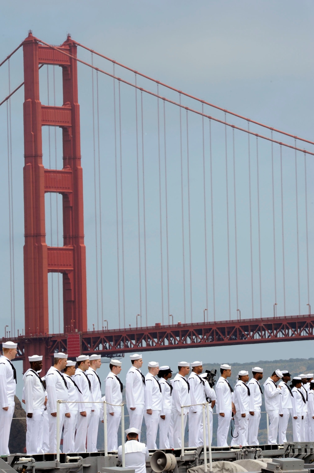 USS Nimitz enters San Francisco Bay