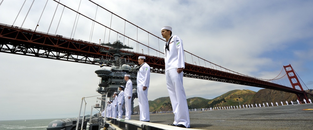 USS Nimitz visits San Francisco
