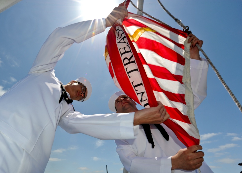 USS Nimitz visits San Francisco