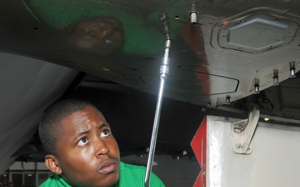 USS George Washington action