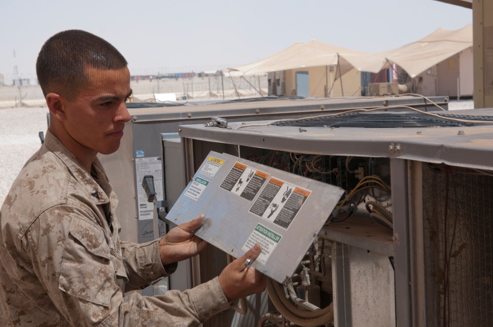 One Marine helps keep Leatherneck cool