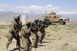 10th Sustainment Brigade soldiers shoot, move, communicate