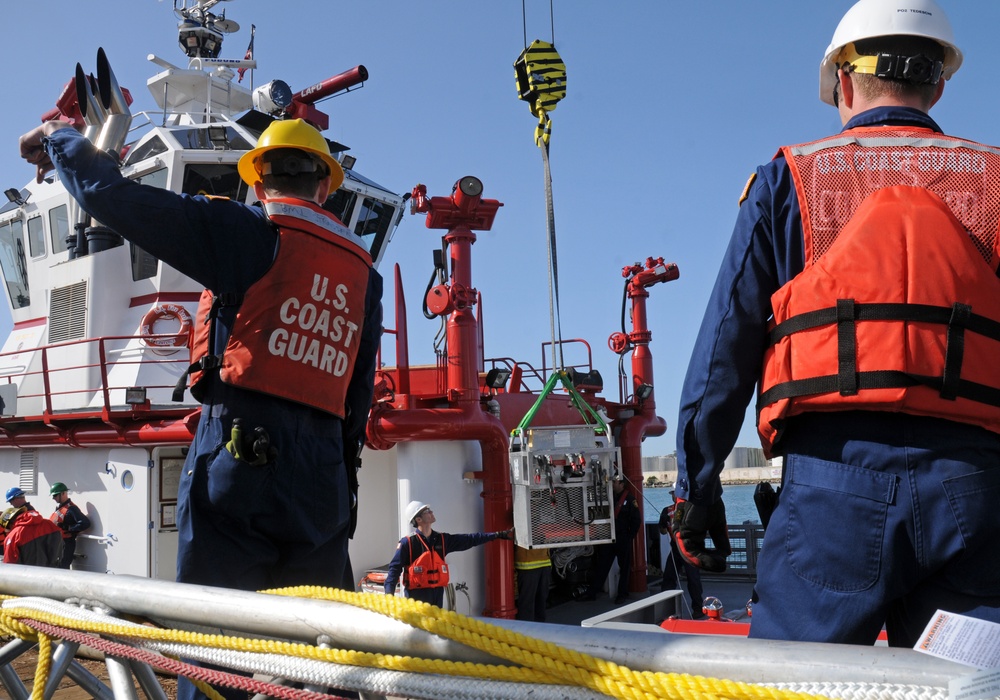 Coast Guard tests oil skimming system with Los Angeles Fire Department