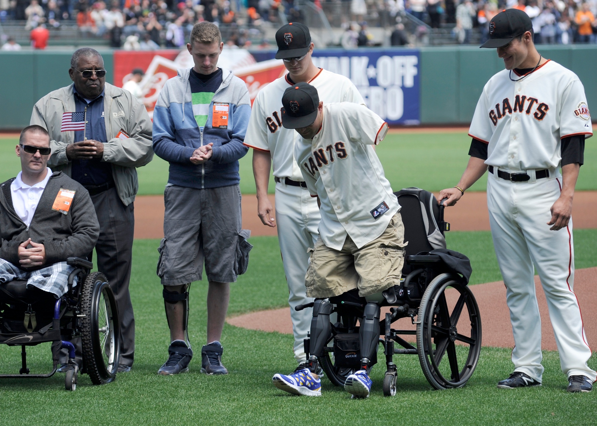 MLB teams put on Memorial Day tributes in empty stadiums