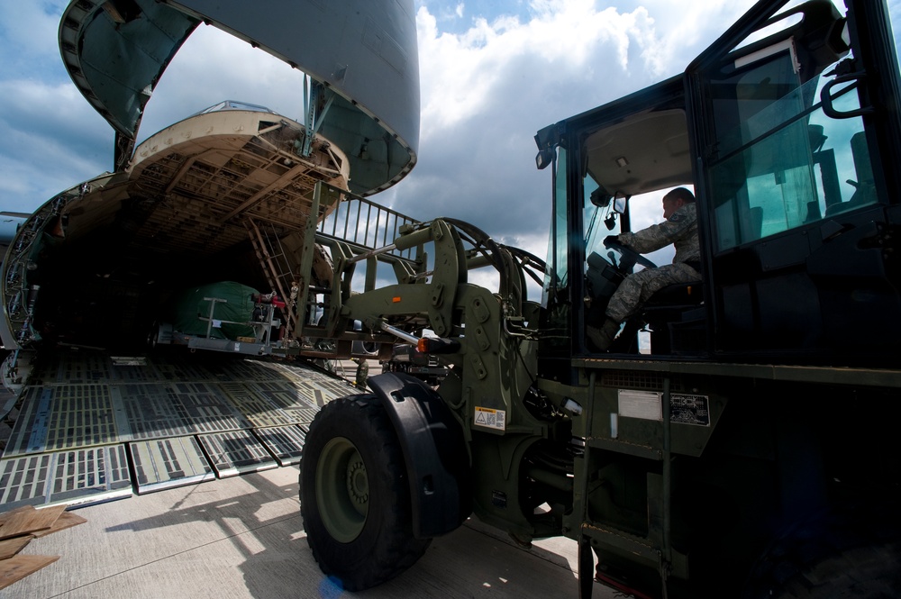 AFSOC/C-5 loading