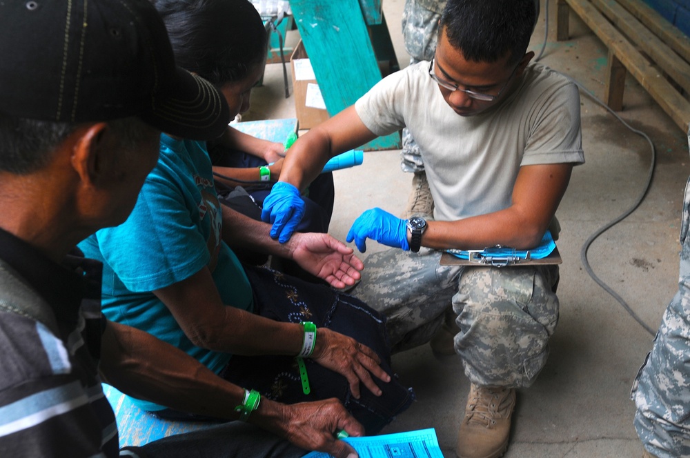 Medical Readiness Training Exercises at San Juan de Sitio, Honduras