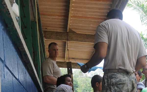 Medical Readiness Training Exercises at San Juan de Sitio, Honduras