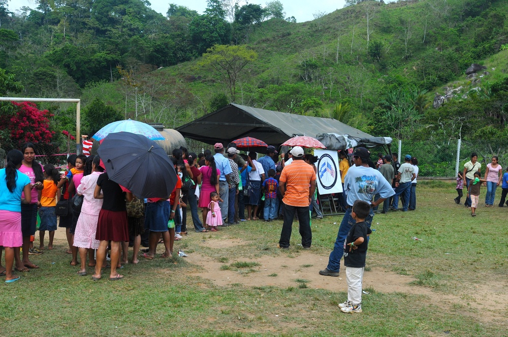 Medical Readiness Training Exercises at San Juan de Sitio, Honduras