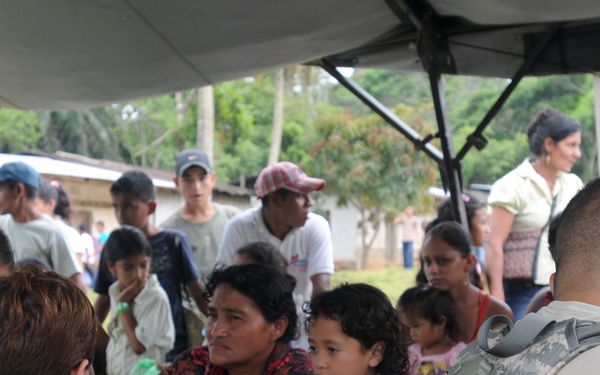 Medical Readiness Training Exercises at San Juan de Sitio, Honduras