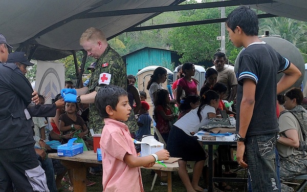 Medical Readiness Training Exercises at San Juan de Sitio, Honduras