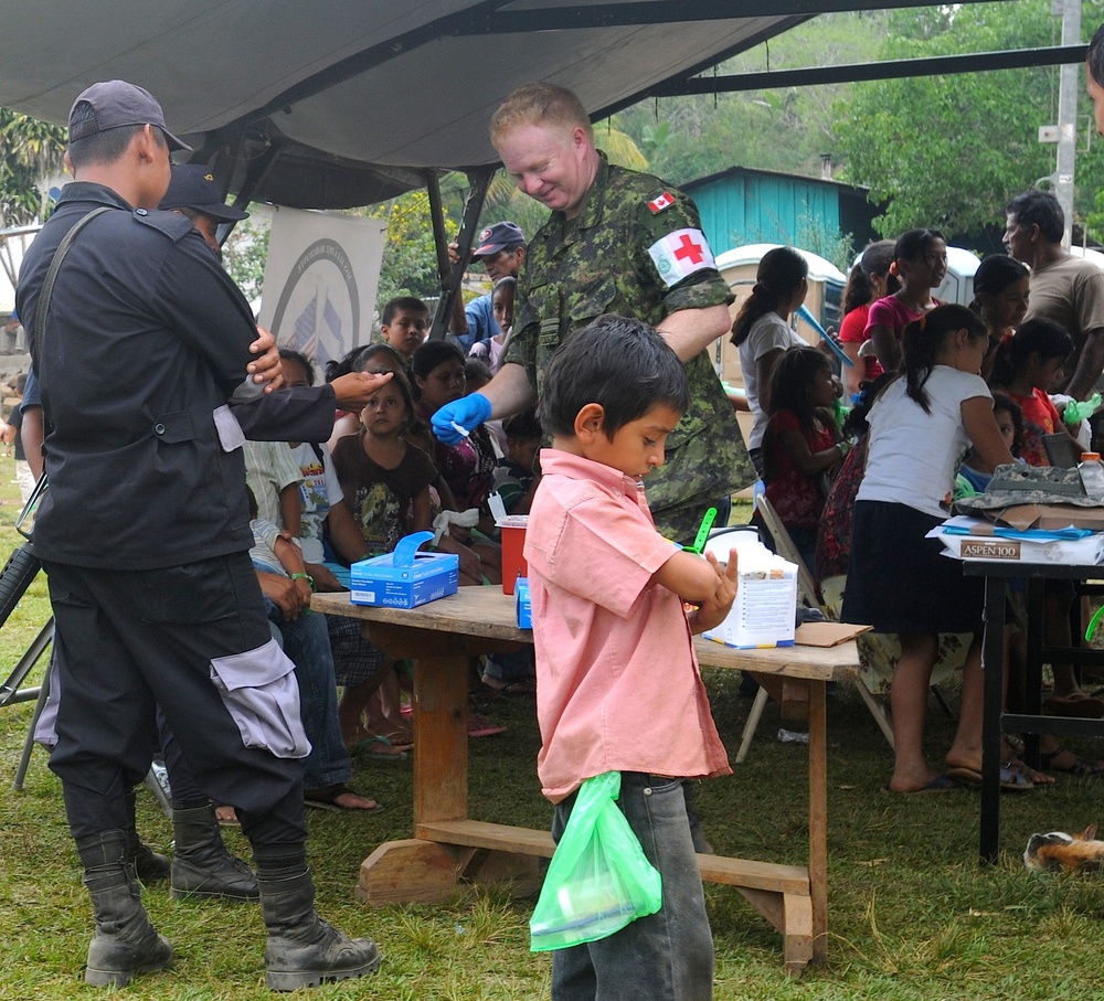 Medical Readiness Training Exercises at San Juan de Sitio, Honduras