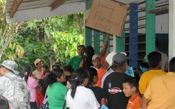 Medical Readiness Training Exercises at San Juan de Sitio, Honduras