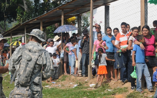 Medical Readiness Training Exercises at San Juan de Sitio, Honduras