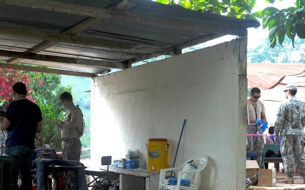 Medical Readiness Training Exercises at San Juan de Sitio, Honduras