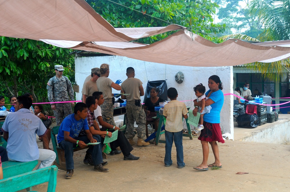 Medical Readiness Training Exercises at San Juan de Sitio, Honduras