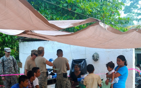 Medical Readiness Training Exercises at San Juan de Sitio, Honduras