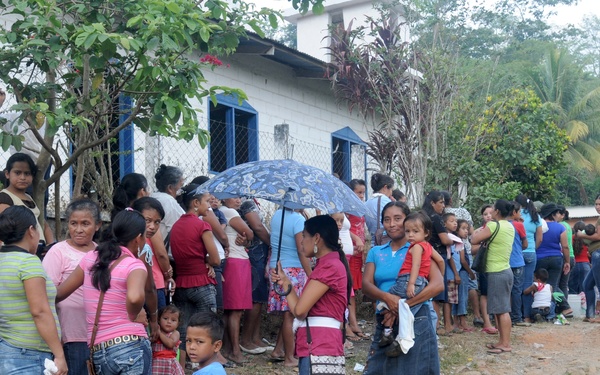 Medical Readiness Training Exercises at San Juan de Sitio, Honduras