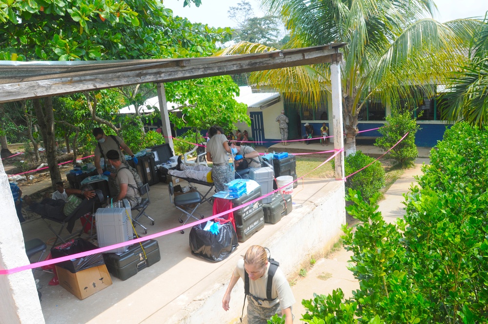 Medical Readiness Training Exercises at San Juan de Sitio, Honduras