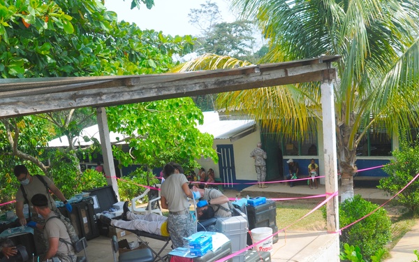 Medical Readiness Training Exercises at San Juan de Sitio, Honduras