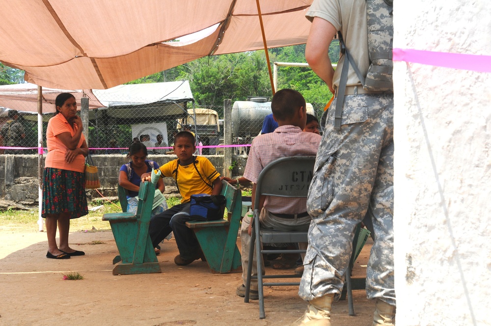 Medical Readiness Training Exercises at San Juan de Sitio, Honduras