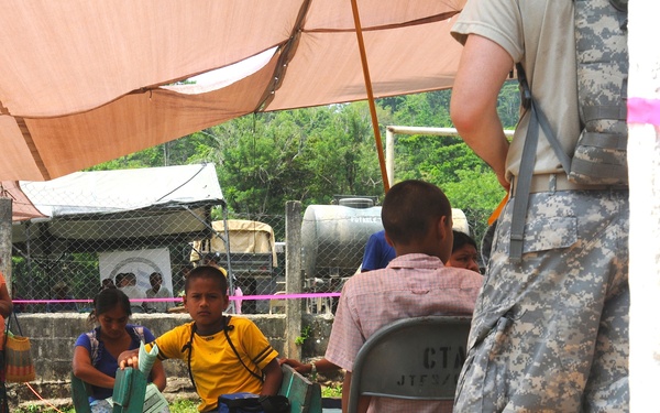 Medical Readiness Training Exercises at San Juan de Sitio, Honduras