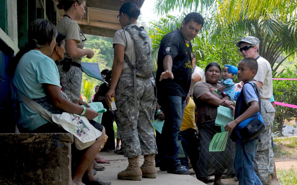 Medical Readiness Training Exercises at San Juan de Sitio, Honduras