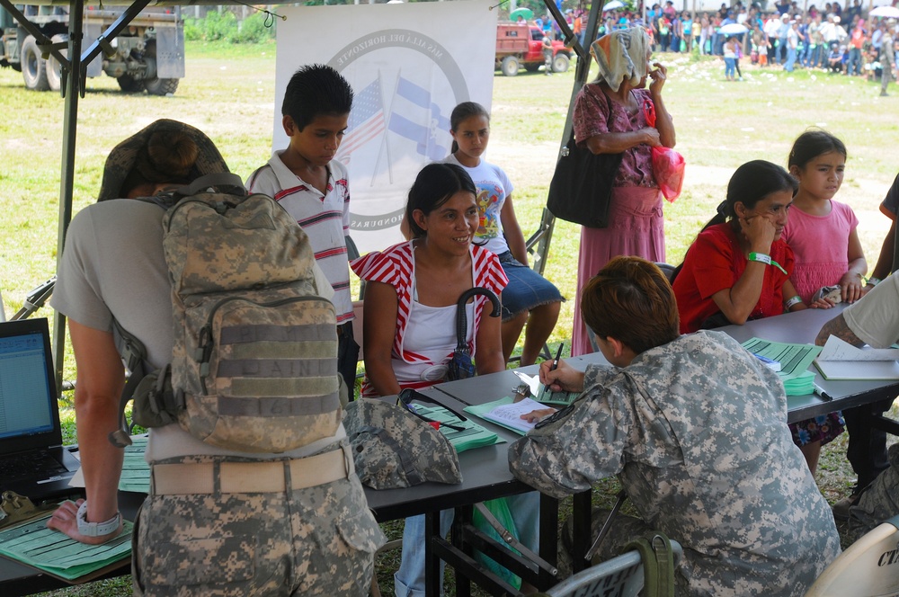 Medical Readiness Training Exercises at San Juan de Sitio, Honduras