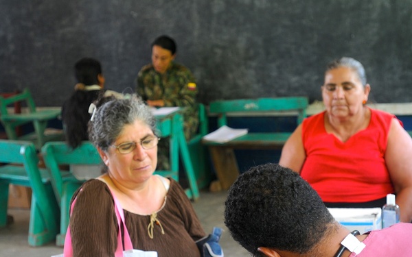 Medical Readiness Training Exercises at San Juan de Sitio, Honduras