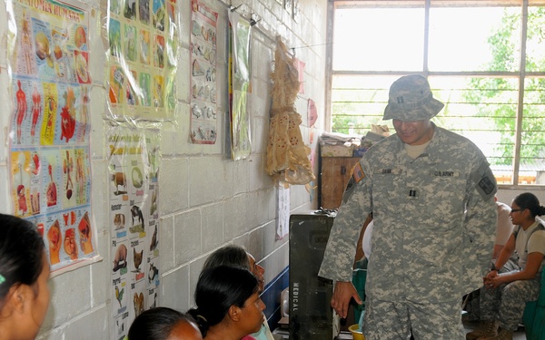 Medical Readiness Training Exercises at San Juan de Sitio, Honduras