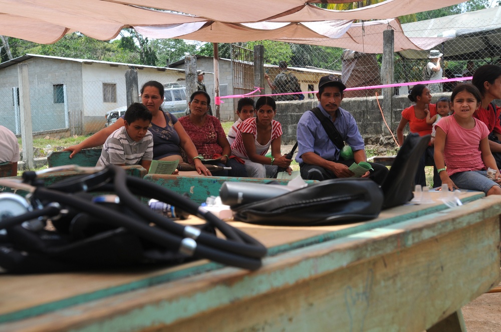 Medical Readiness Training Exercises at San Juan de Sitio, Honduras