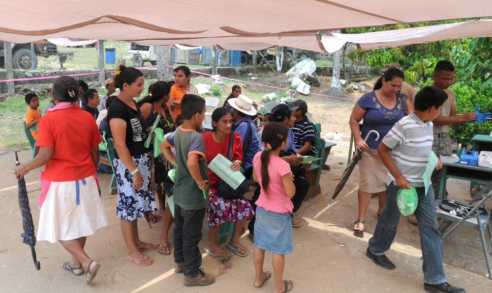 Medical Readiness Training Exercises at San Juan de Sitio, Honduras